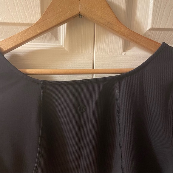 Lululemon Ribbed Contoured V-Neck Yoga Short Sleeve Shirt - Picture 8 of 9